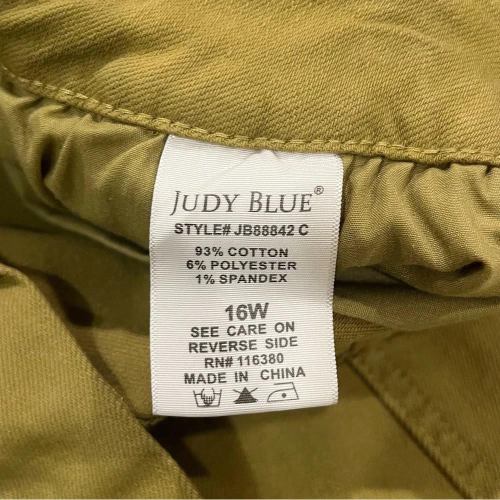 Judy Blue High Rise Straight Leg Cargo Pants Matcha Green
16W - Picture 12 of 16
